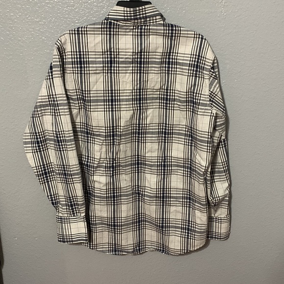 Men’s Wrangler Dress Up Shirt Size Medium - Picture 2 of 3
